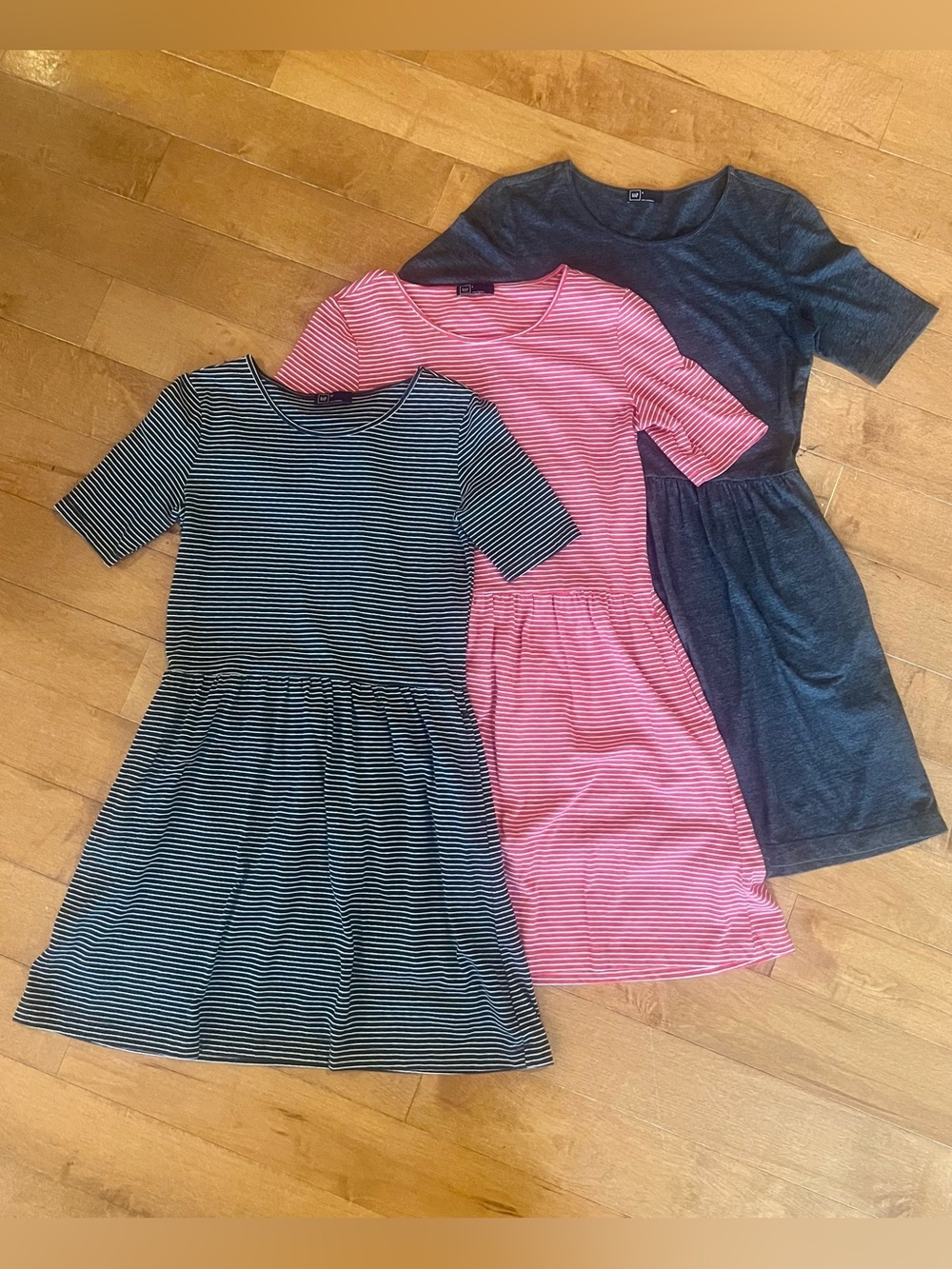 Gap Short Sleeve Knit Dresses with Pockets Trio Bundle 
Size XS & S